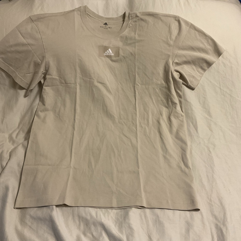 NWOT Men's ADIDAS Active Tee T-Shirt Crew Neck Short Sleeve Beige Small
